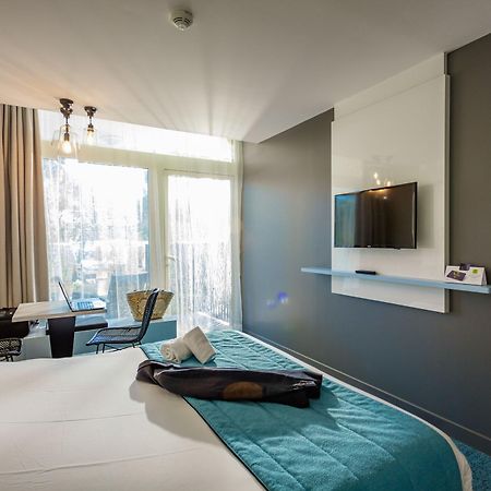 Logis Hotel Les Pins - Operalia Balaruc-les-Bains Bagian luar foto