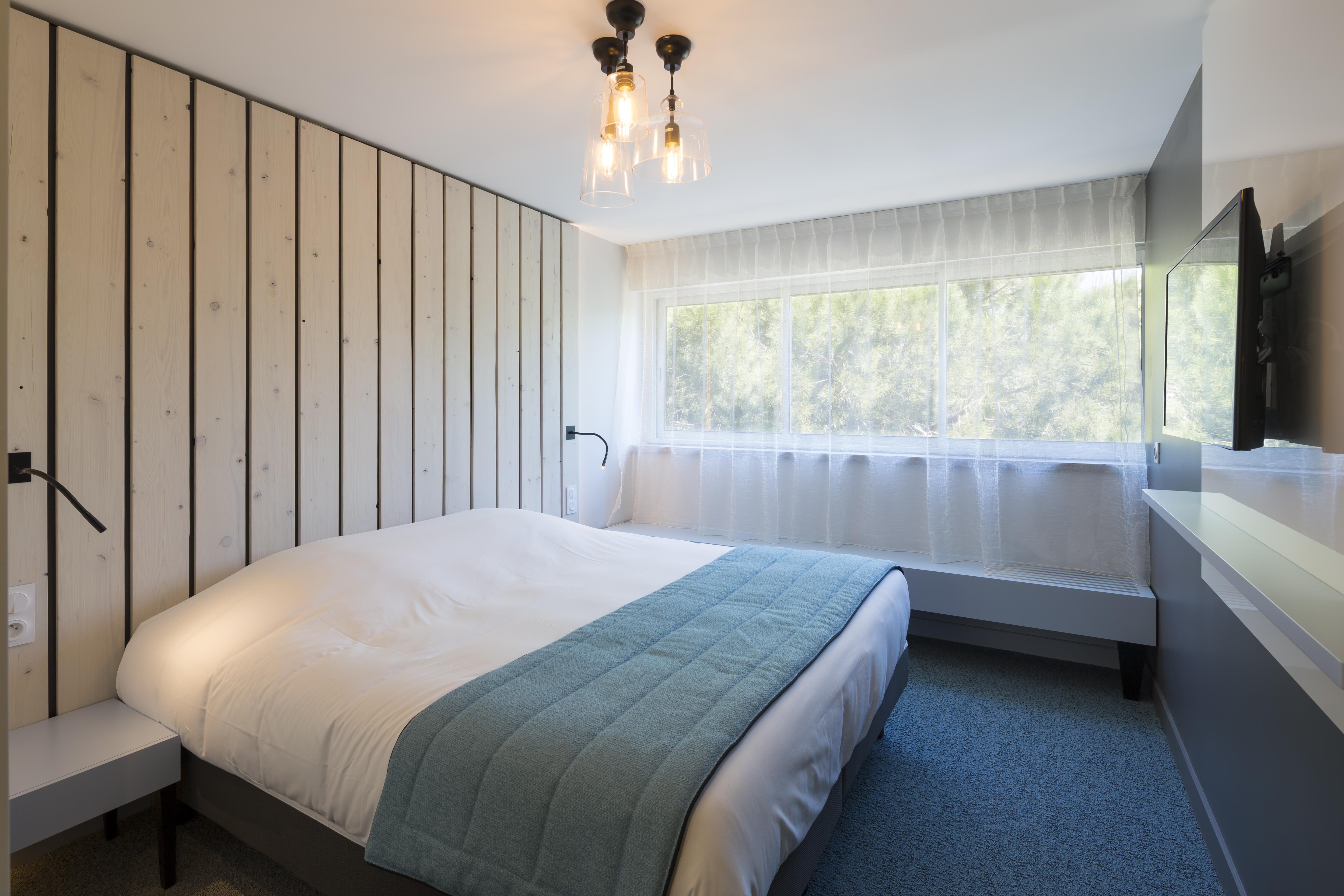 Logis Hotel Les Pins - Operalia Balaruc-les-Bains Bagian luar foto