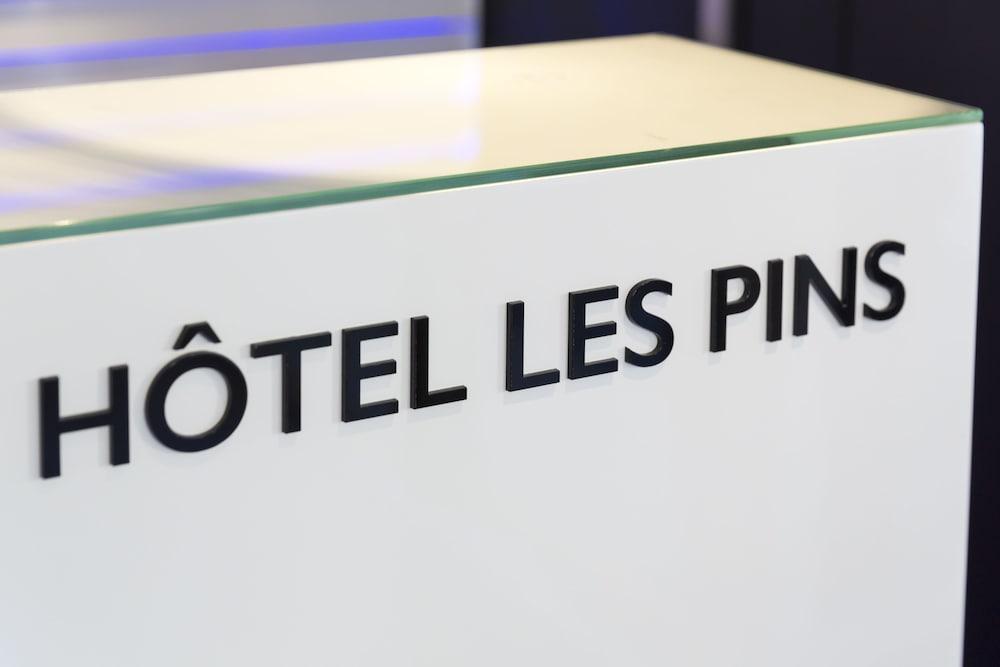 Logis Hotel Les Pins - Operalia Balaruc-les-Bains Bagian luar foto